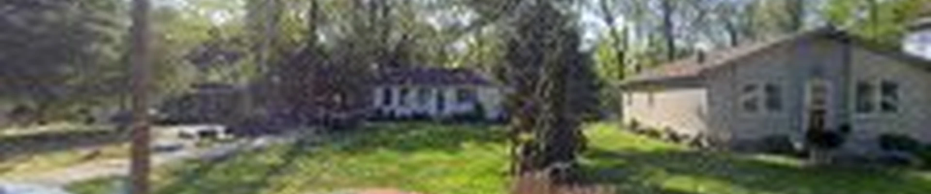 Juniors Landscaping and Removal Services LLC