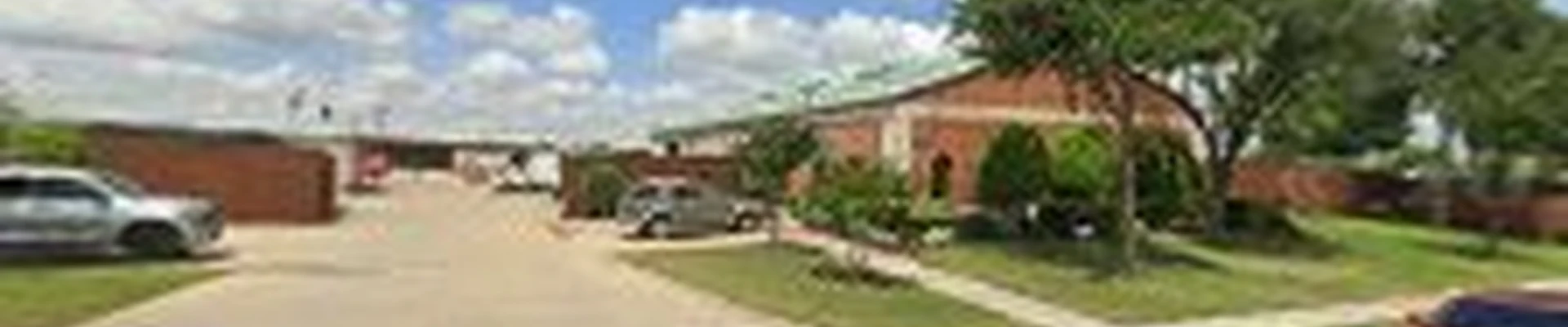 EarthWorks Commercial Landscaper