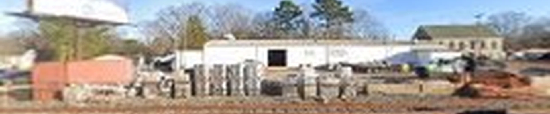Clean Cuts Lawn/Landscaping & Landscaping Supply Yard