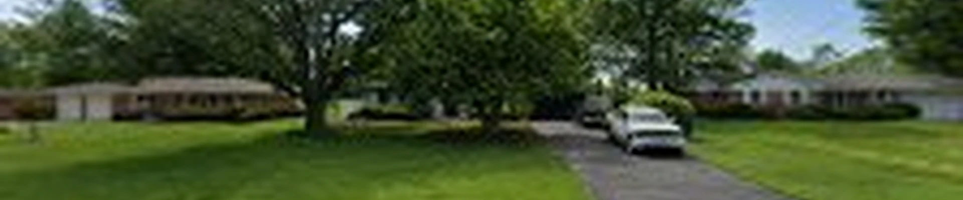 Henson's Lawn and Landscape