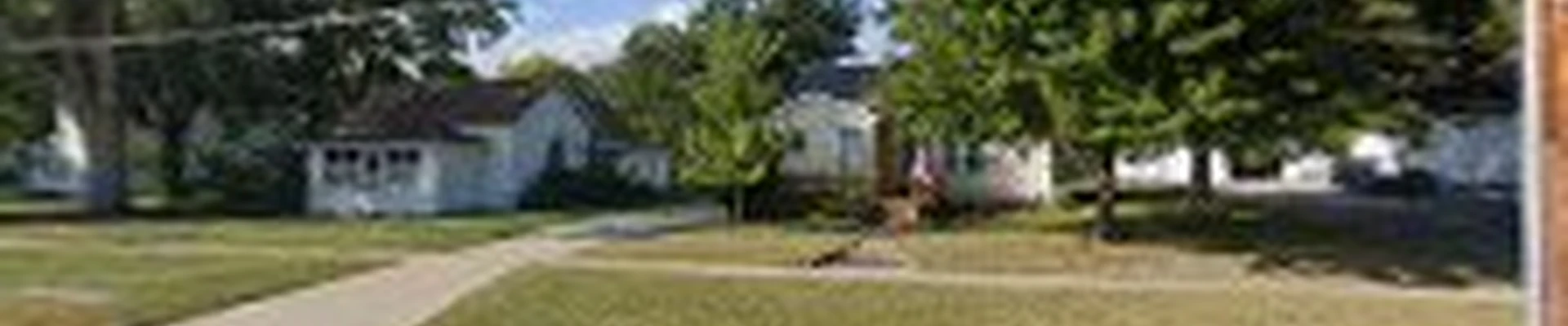 Deluxe Lawnscapes