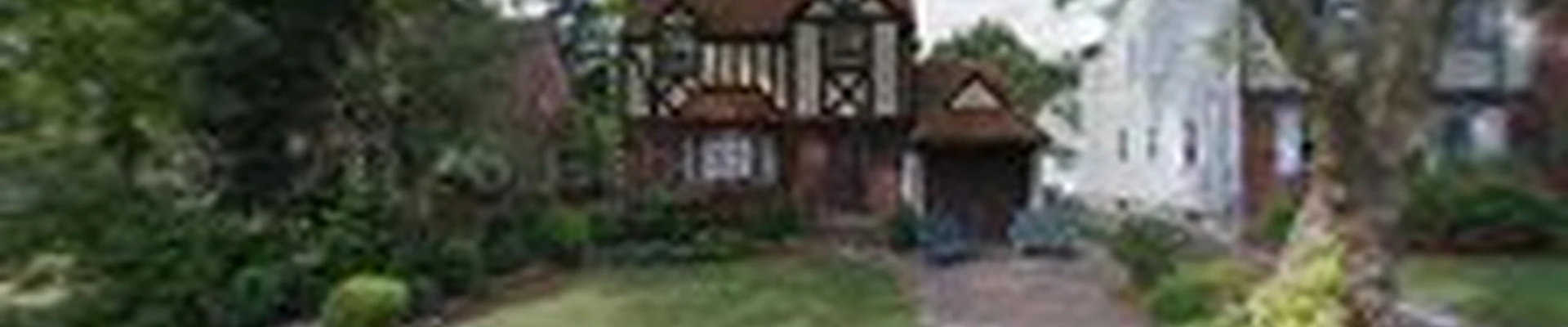 GUTTER CLEANING & POWERWASHING