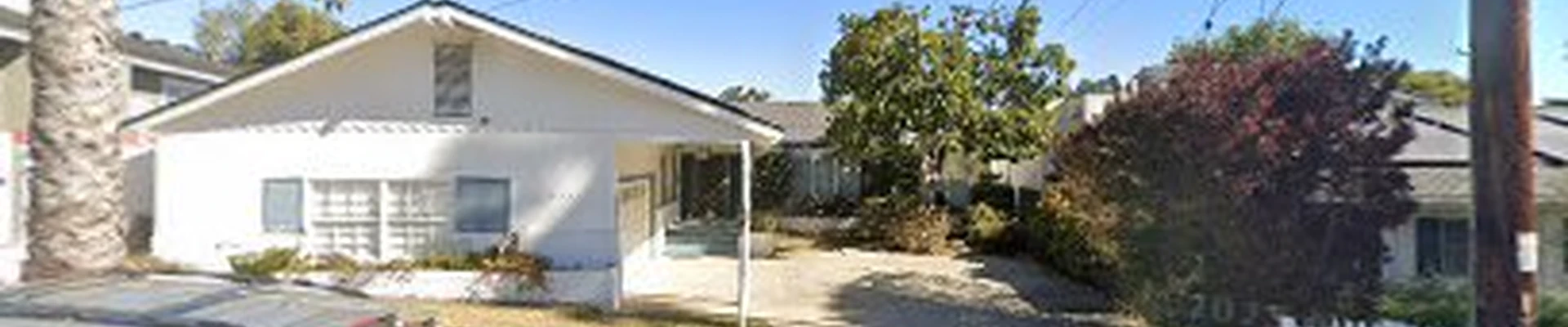 Lee's Window Cleaning & Custom