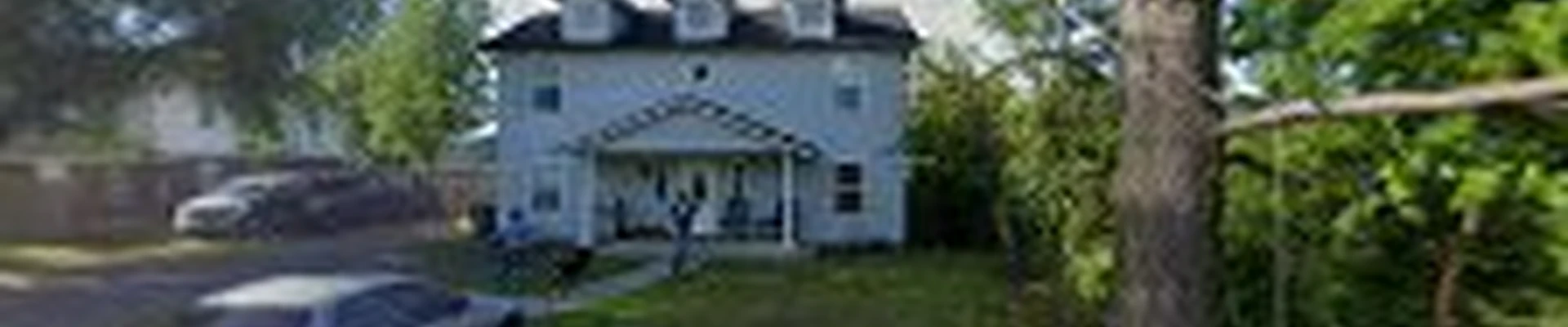 4 Seasons Seamless Gutters and More llc