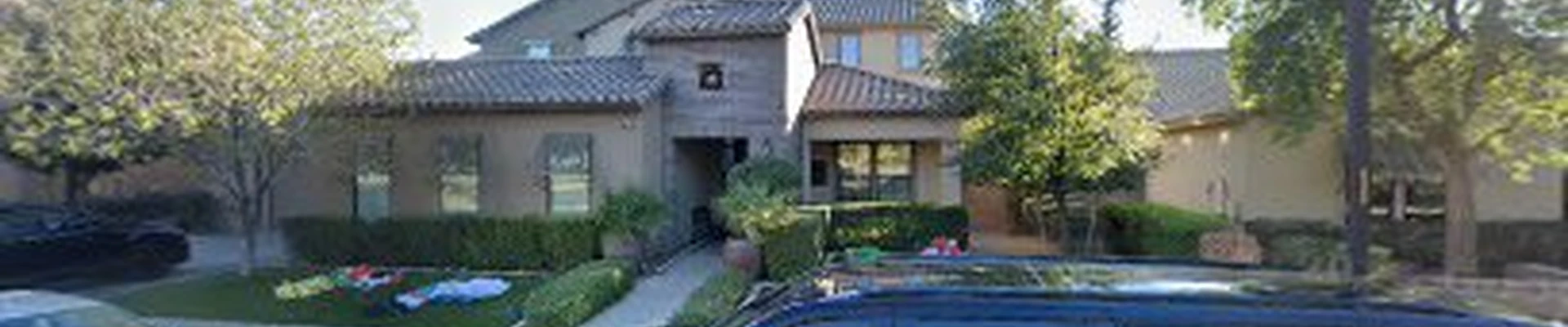 Pool Tile Cleaning