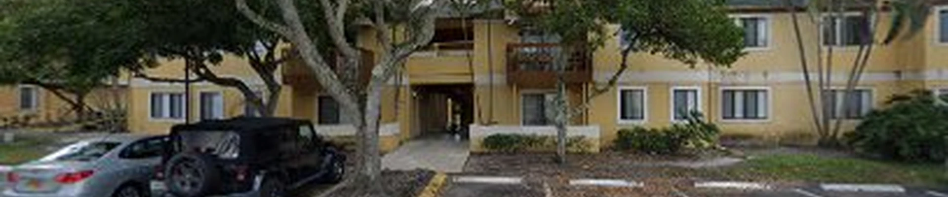 Cristal Pool - Swimming Pool Cleaning Service in Deerfield Beach, FL