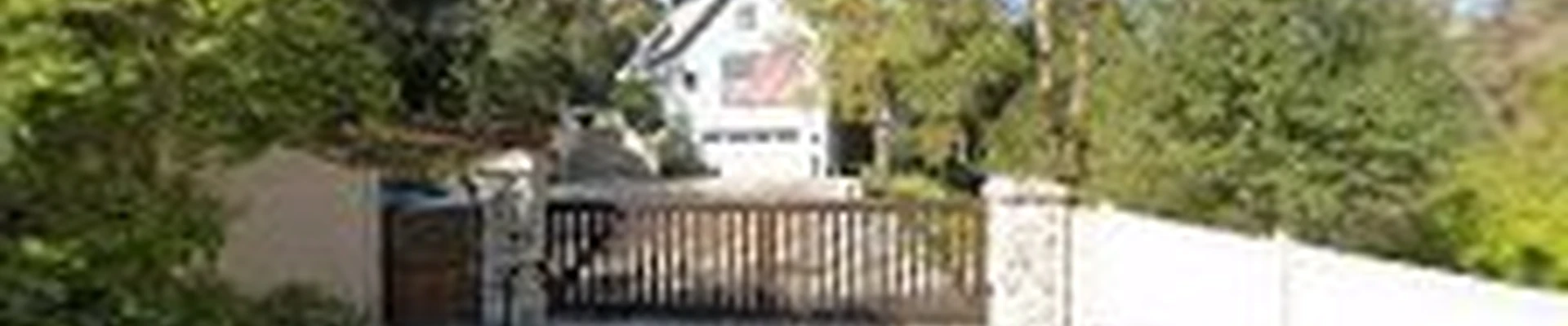 Artistic Arbor Gardens Inc
