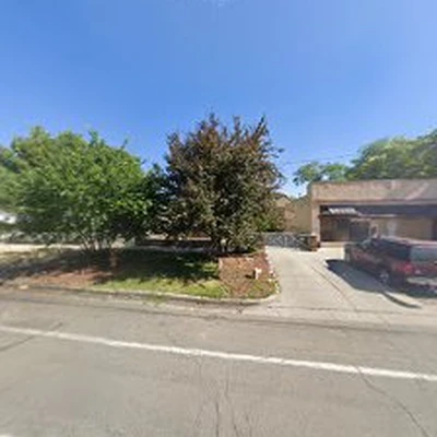 Premier Roofing Inc