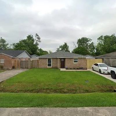 Seals Lawn, Landscaping and Tree Services