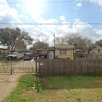 Arturo's Lawn Care & Landscaping - Lawn Maintenance Service & Contractor