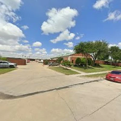 EarthWorks Commercial Landscaper