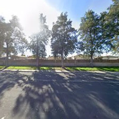 Oropeza Lawn & Garden services