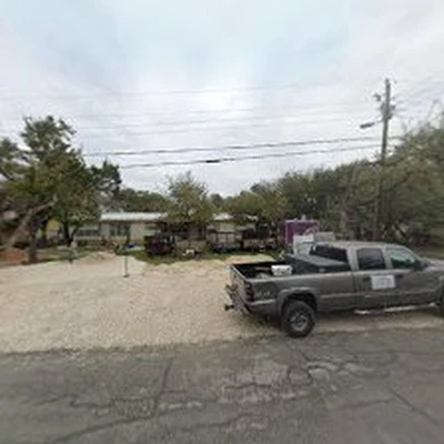 Lopez landscaping & tree service LLC