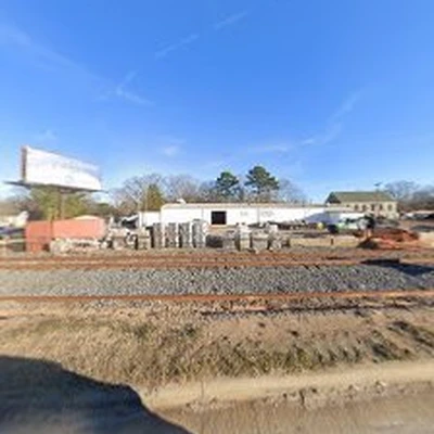 Clean Cuts Lawn/Landscaping & Landscaping Supply Yard