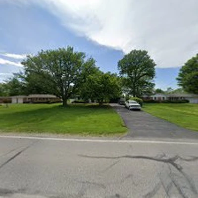 Henson's Lawn and Landscape
