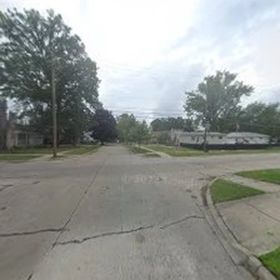 Hawkeye Lawn Maintenance LLC