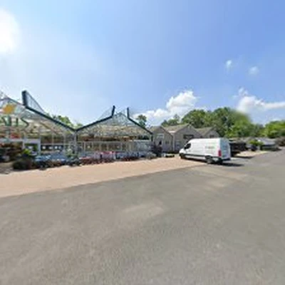 Hall's Garden Center & Florist