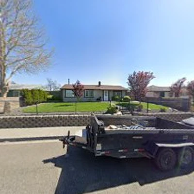 PIONEER LANDSCAPING & FENCING LLC