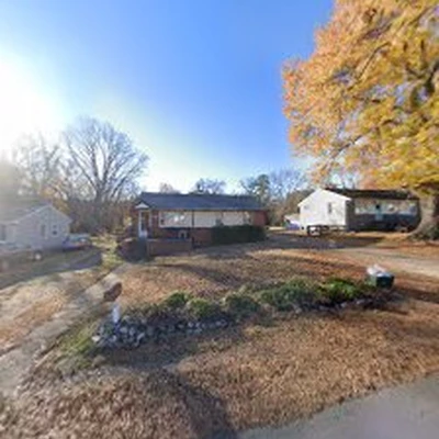 West End Lawn & Garden
