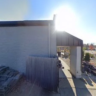 Earl May Garden Center