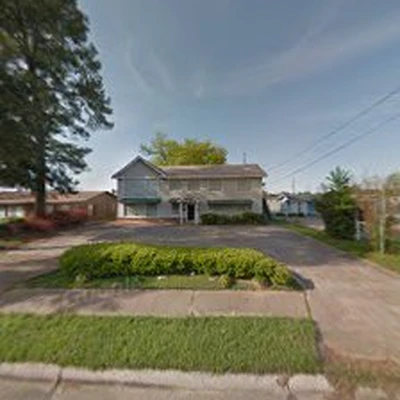 SIMMONS LAWN AND LANDSCAPING TEAM
