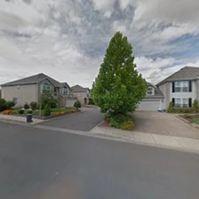 Rios Lawn Maintenance