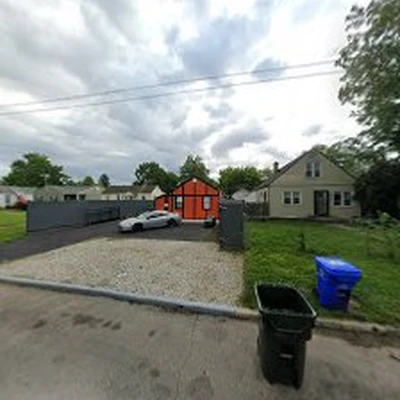 Red's Gutter Cleaning