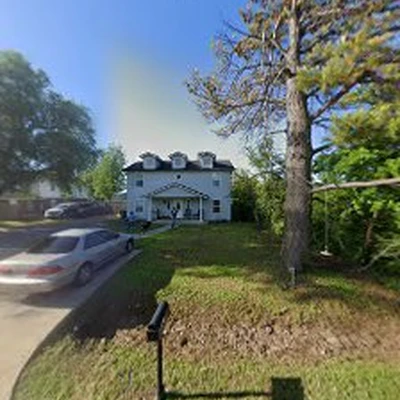 4 Seasons Seamless Gutters and More llc
