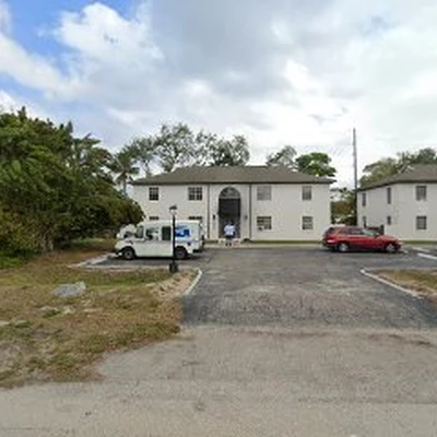 Southwest Florida Pools LLC