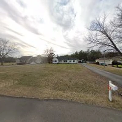 Derrick's Lawn Service & Gutter Cleaning