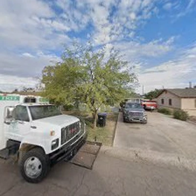 Flores complete lawn end tree service llc