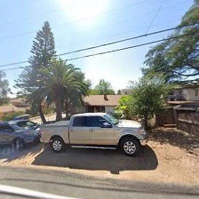 Tomas Tree Services Construction Worker, Fallbrook California