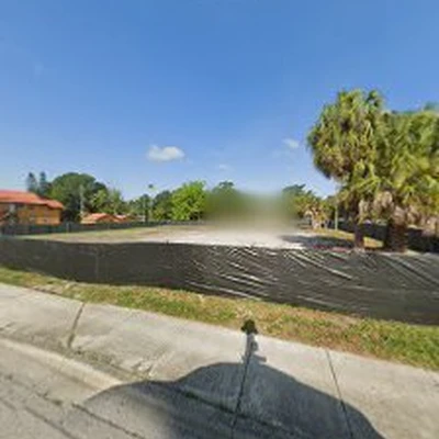 Urgent Tree Service & Stump Grinding