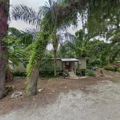 813 Hillsborough handyman tree servicesLLc