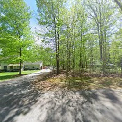 MacNeela’s Tree Service