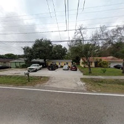 SR LAWNS LLC