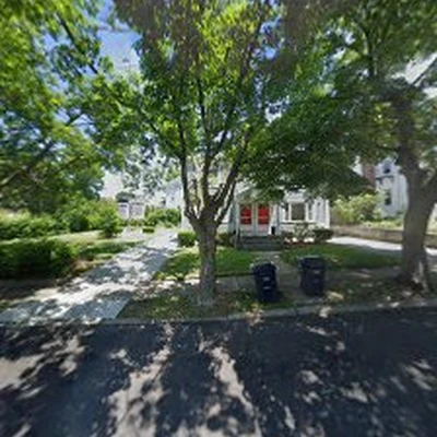 New England Lawn Maintenance