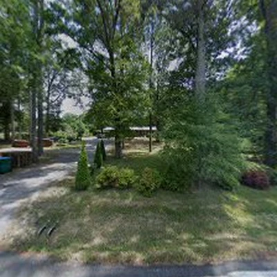 Thomas Tree Service And Lawn Care Service LLC