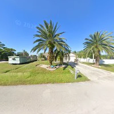 Dee & T's Pro Tree - Landscape Service