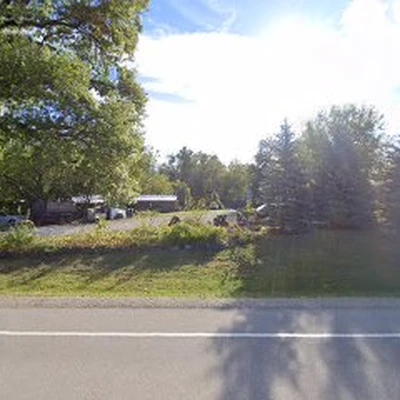 2 Mom's Residential and Commercial Cleaning
