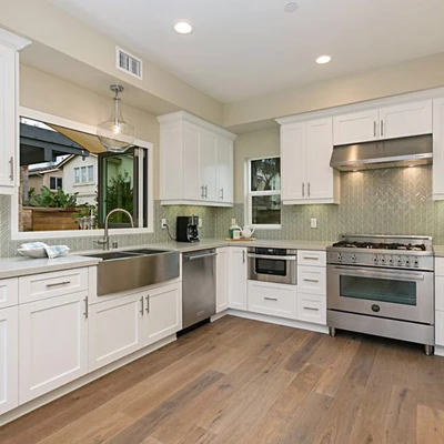 APEX Kitchen Cabinets & Granite Countertops