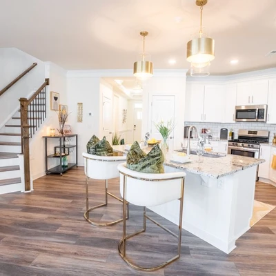 Comfortable Quarters Home Staging