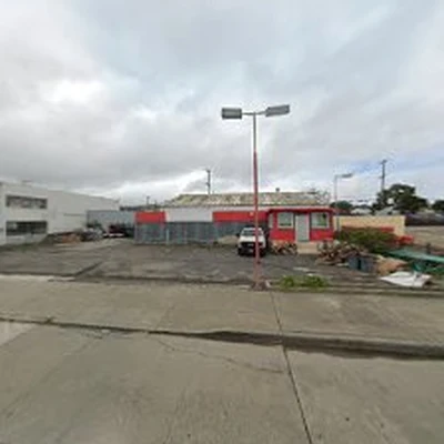 Wells Plumbing & Heating Supply (Golden Jeng Plumbing Supply)