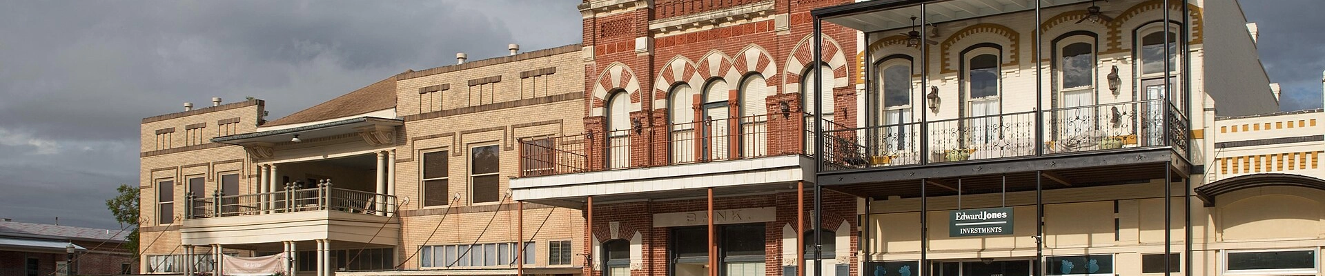 Electrical providers in Goliad